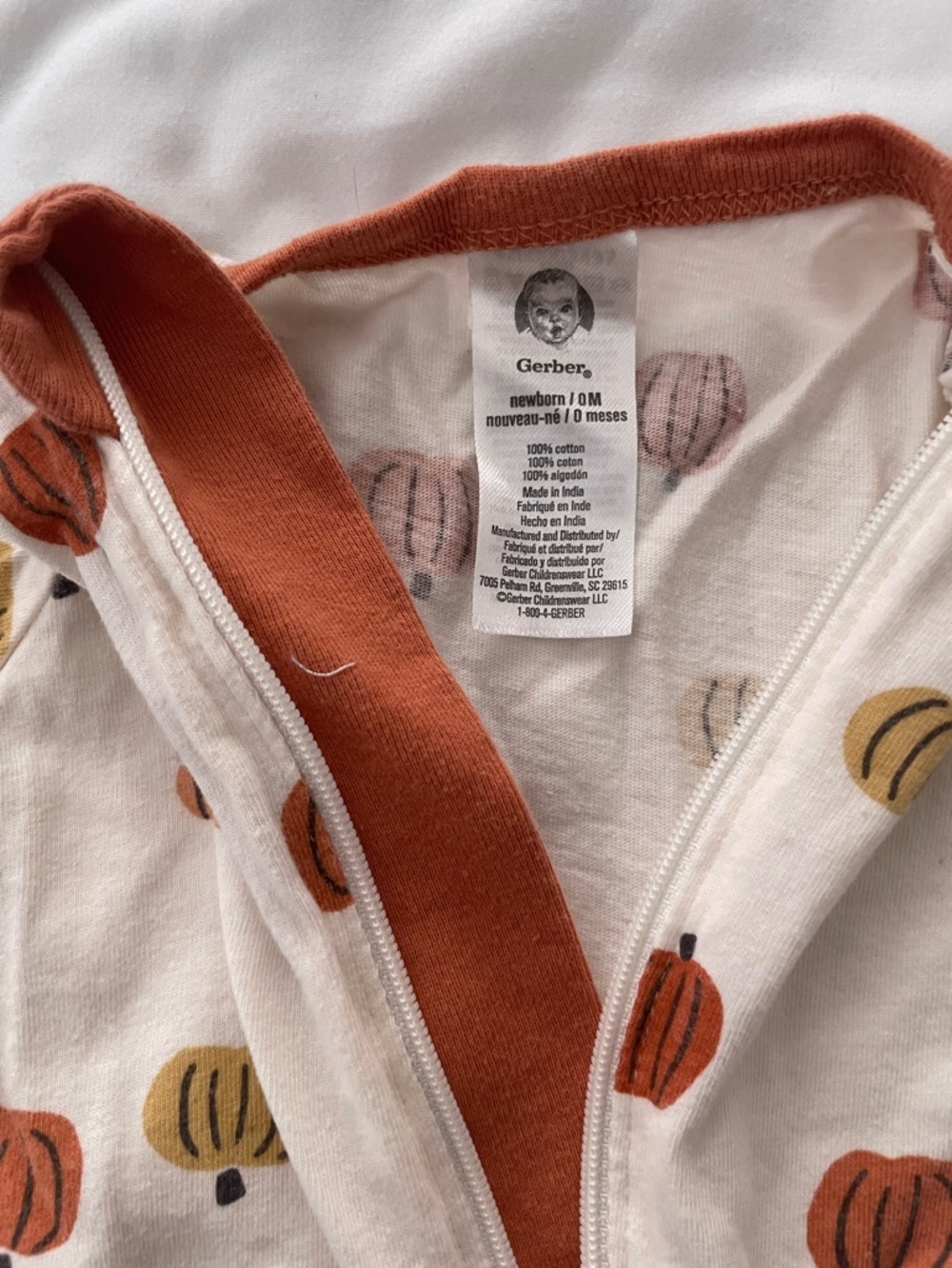 Gerber Newborn Cotton Sleep Footies Zip Pajamas Fall Pumpkins Unisex - Picture 3 of 3